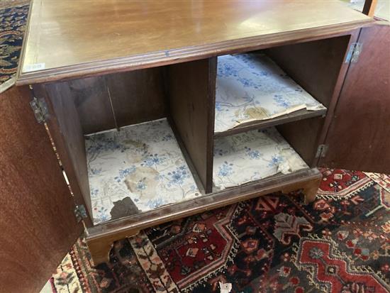 An Edwardian George III style mahogany small cabinet, width 71cm, depth 45cm, height 58cm